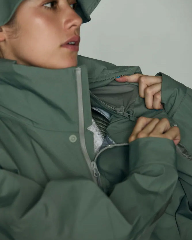 CMF OUTDOOR GARMENT WHITE OUT SHELL COEXIST