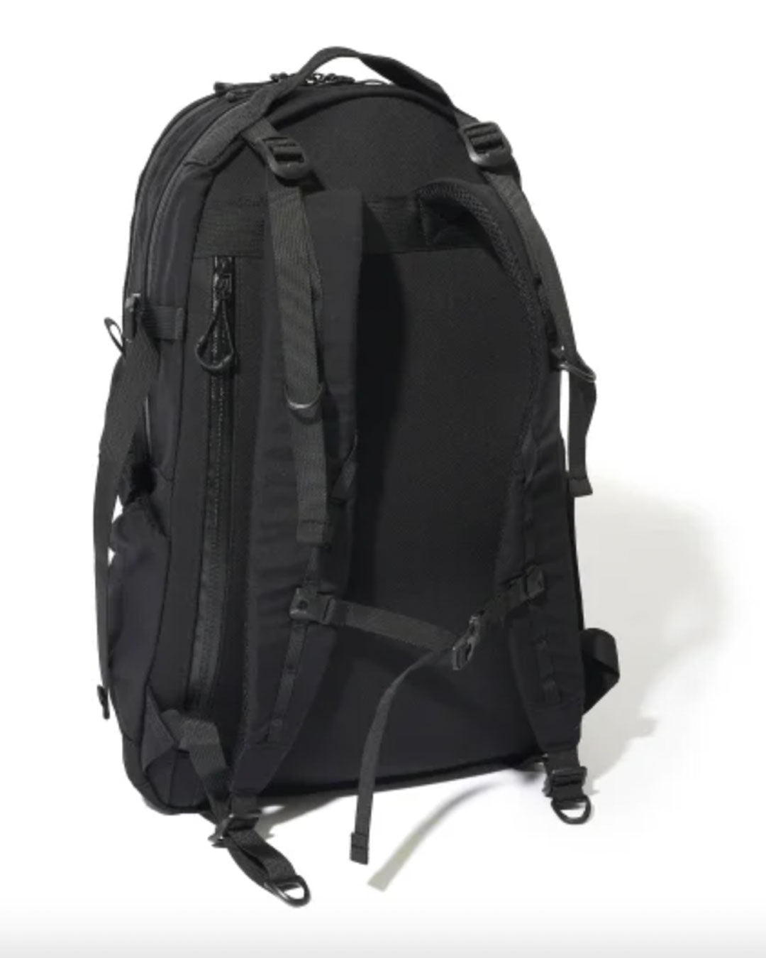 CMF OUTDOOR GARMENT WEEKENDERZ