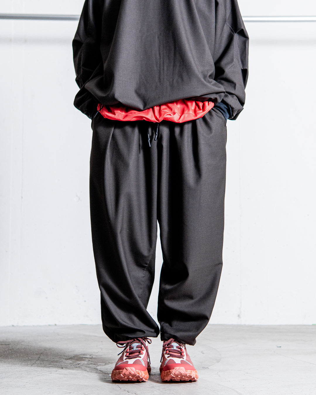 UNTRACE TPO Tapered pants _154