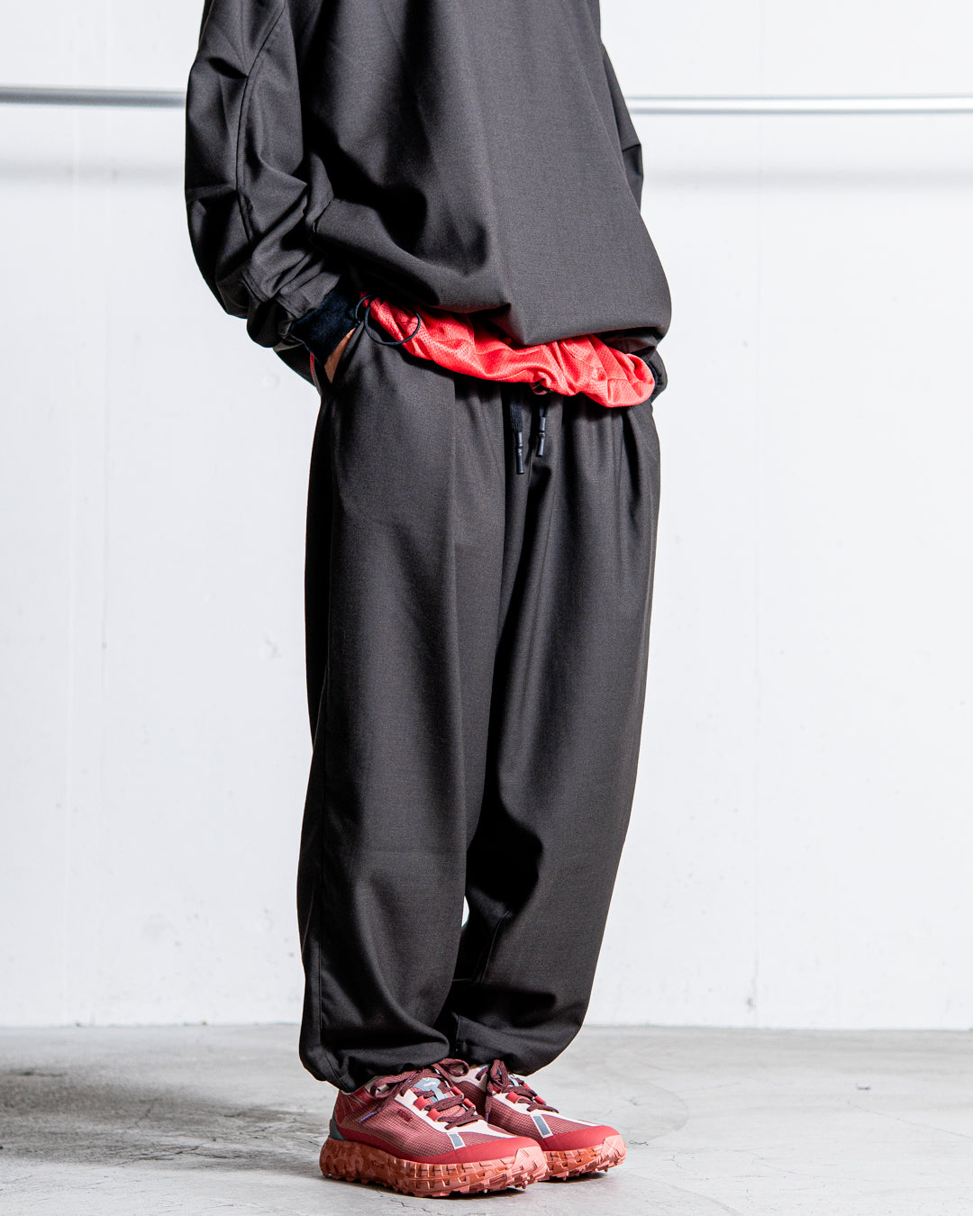 UNTRACE TPO Tapered pants _154