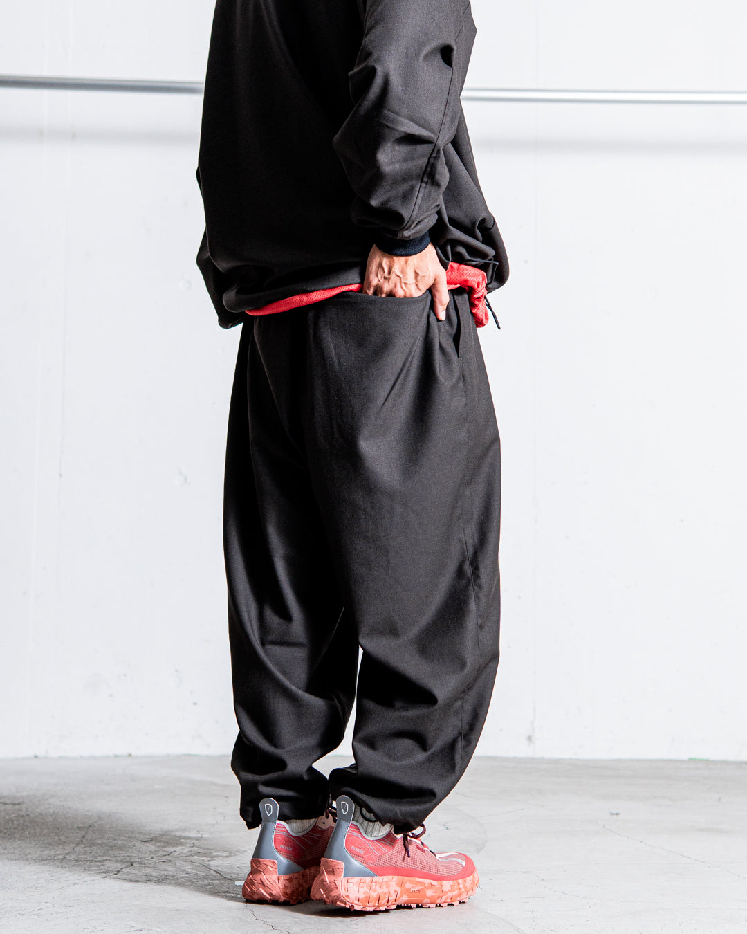 UNTRACE TPO Tapered pants _154