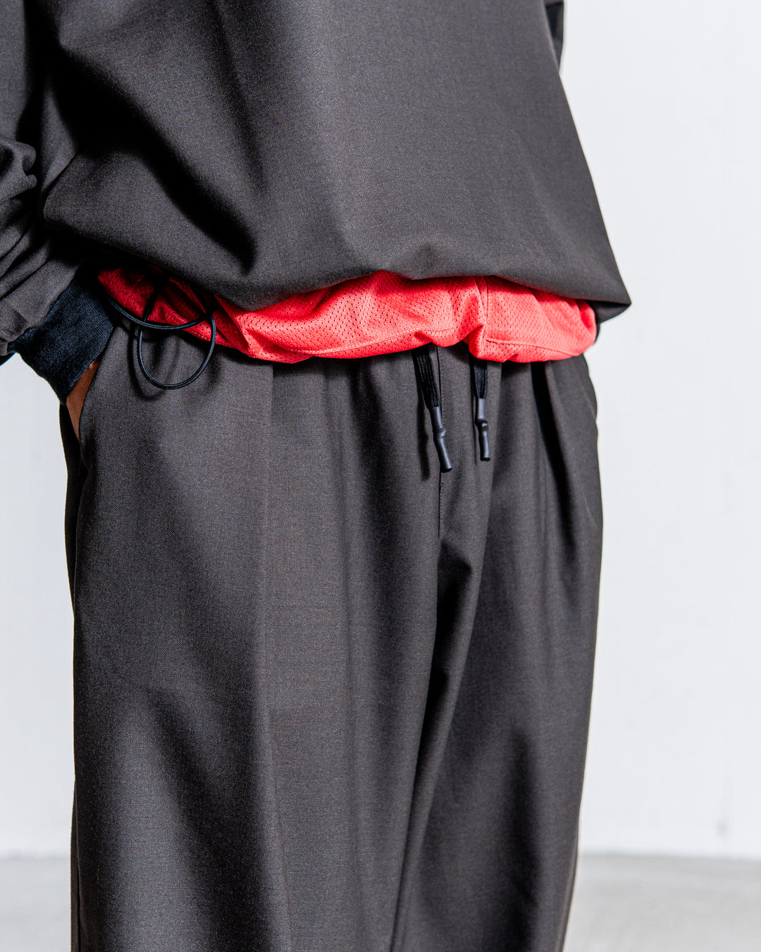 UNTRACE TPO Tapered pants _154