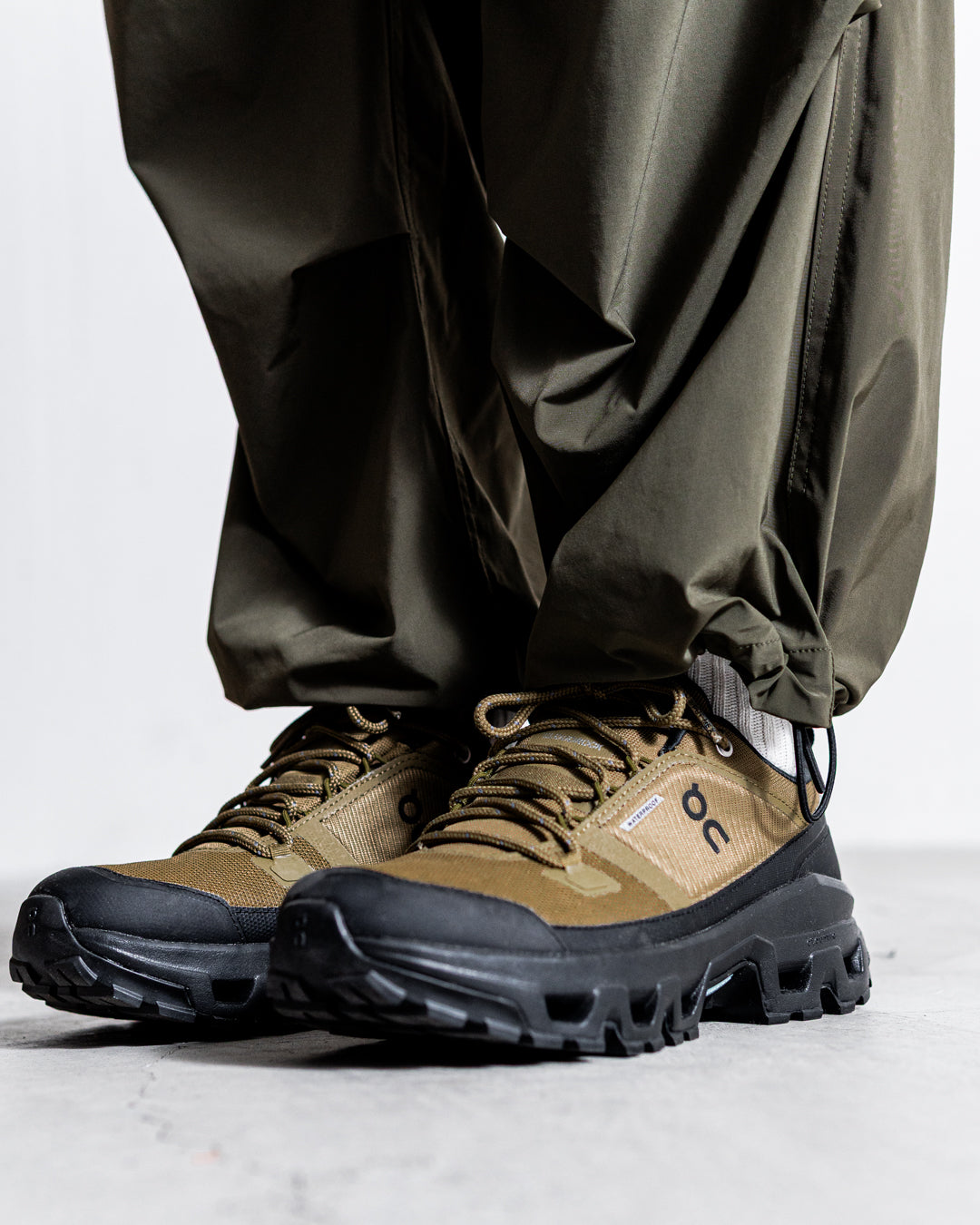 UNTRACE Back tuck flight pants _163