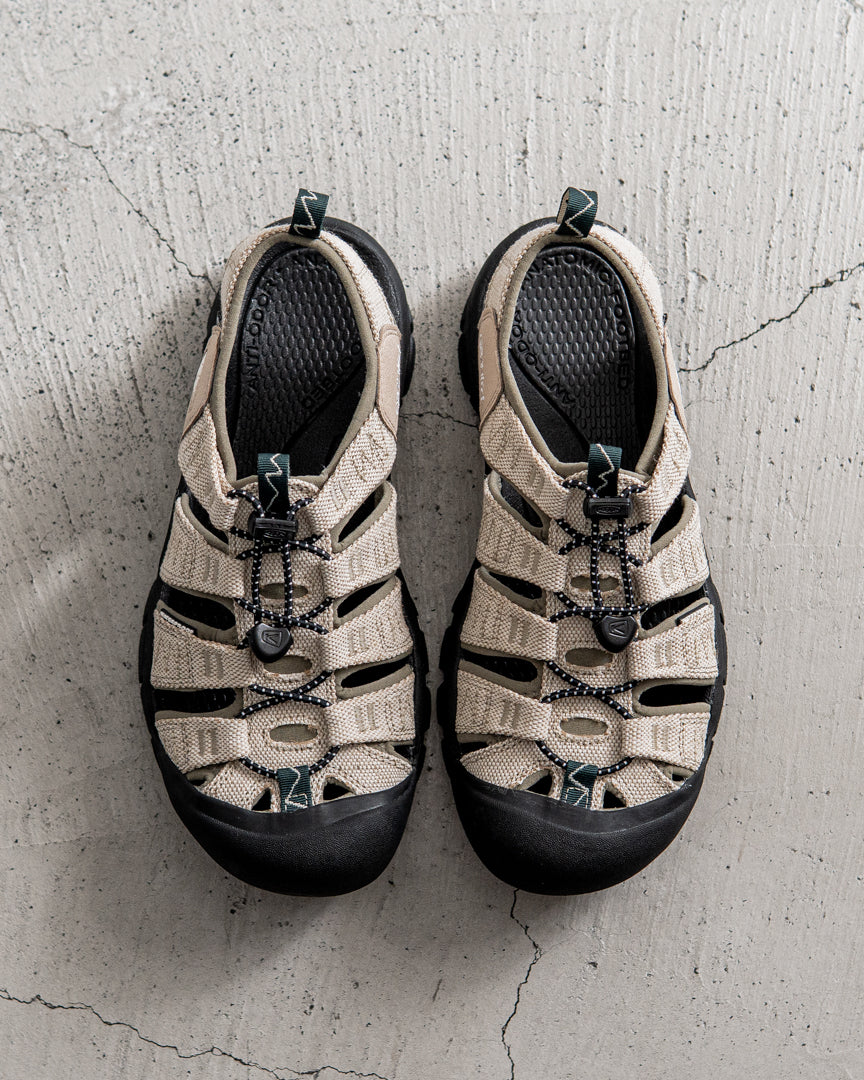 【collaboration】GRAMICCI × KEEN Newport Retro Sandal