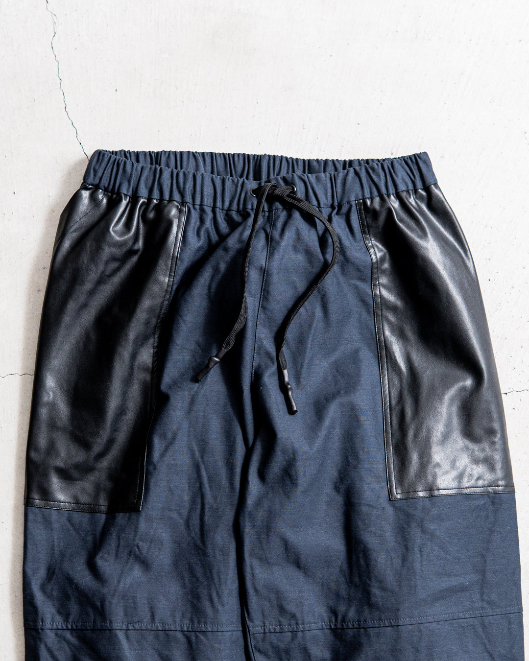 UNTRACE Leather patch baker pants _190
