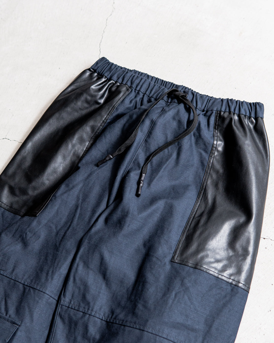 UNTRACE Leather patch baker pants _190