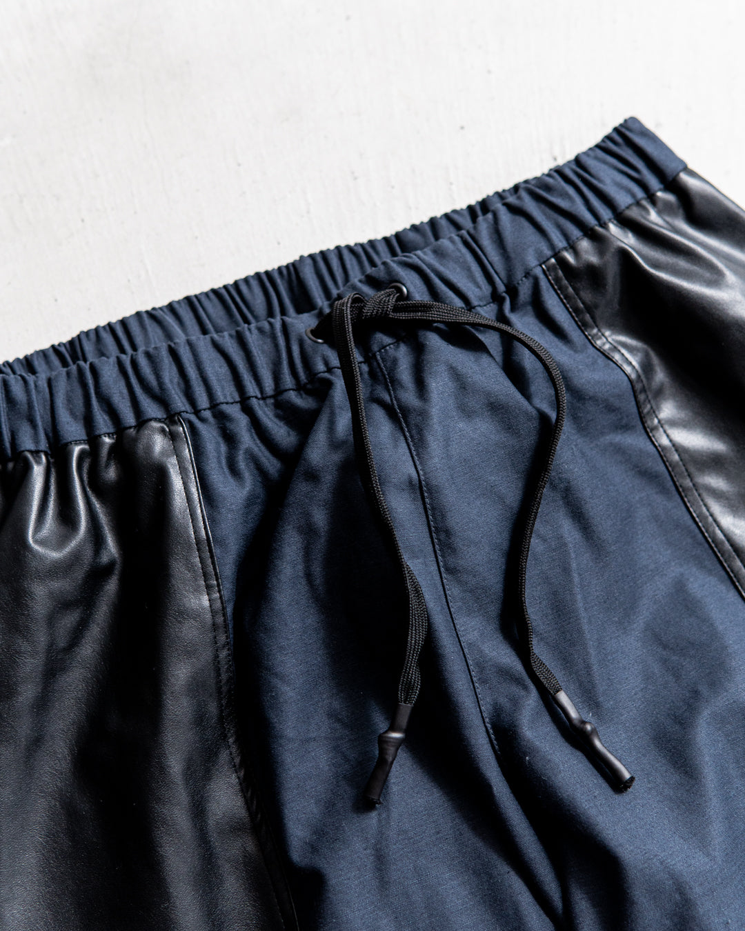 UNTRACE Leather patch baker pants _190