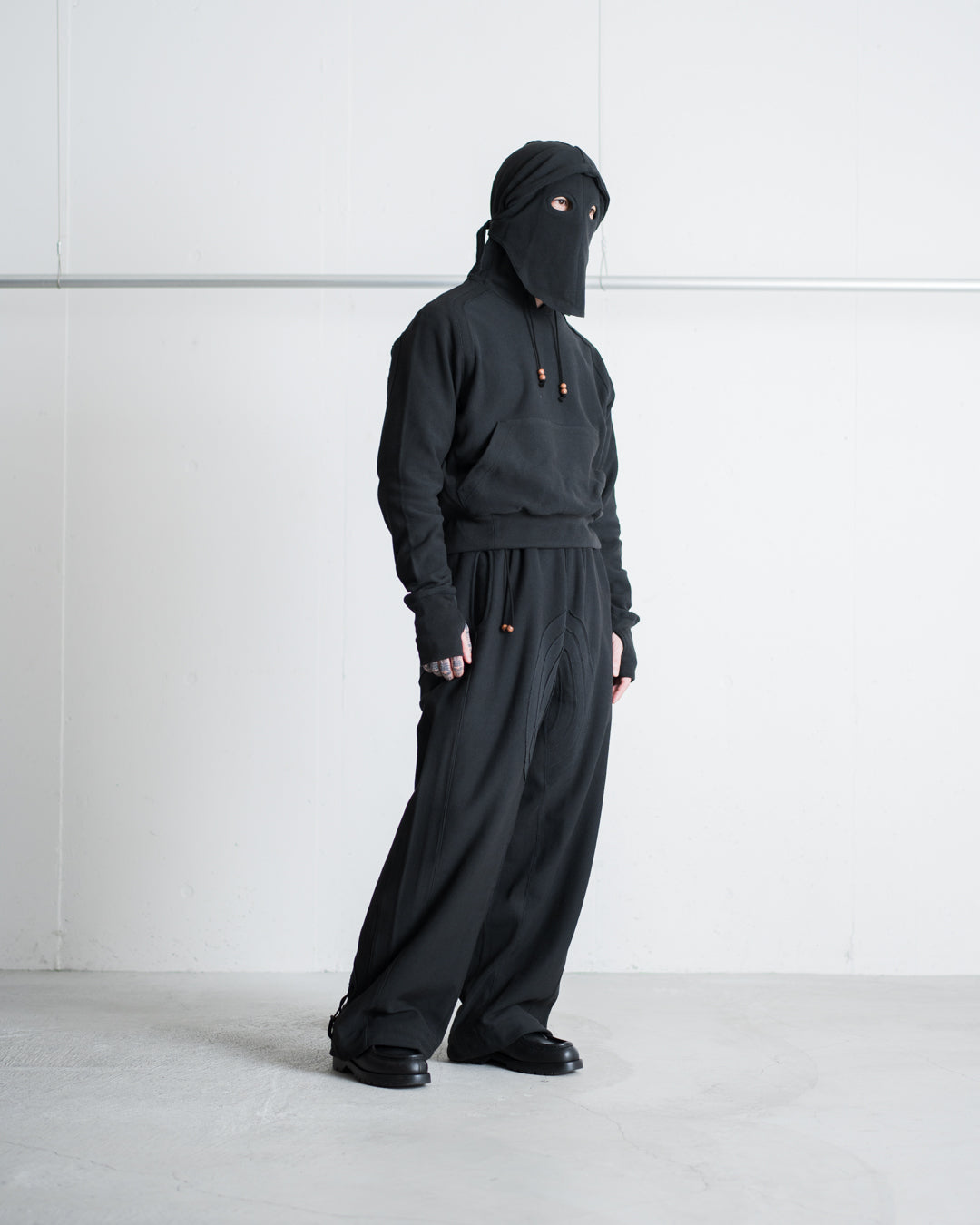 JIAN YE ORBIT MASK HOOD
