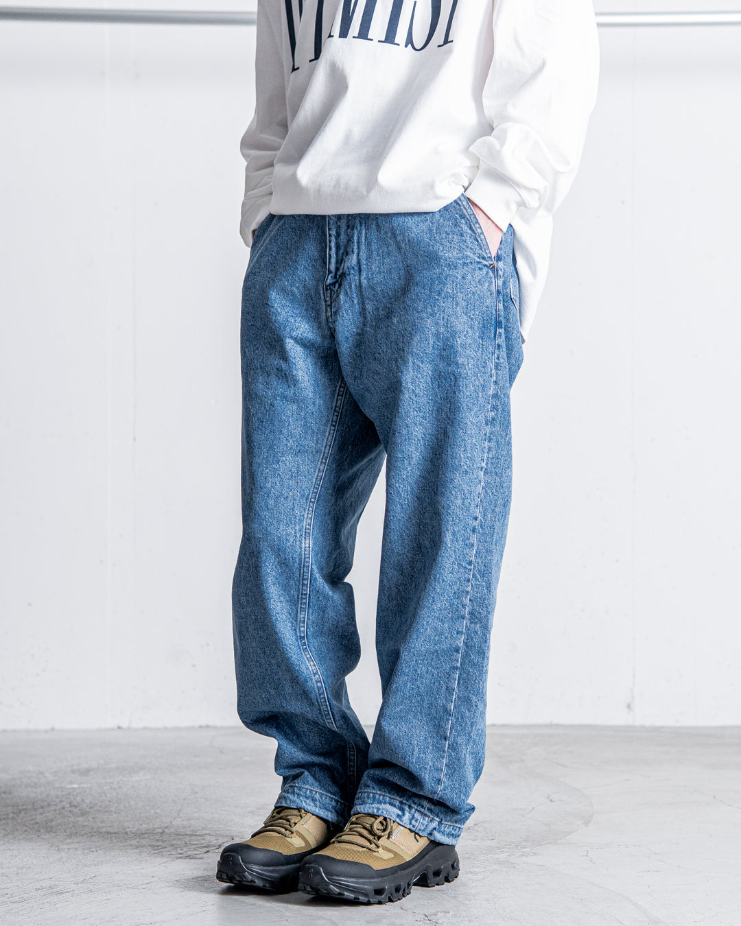UNTRACE DENIM STRAIGHT PANTS BLEACH