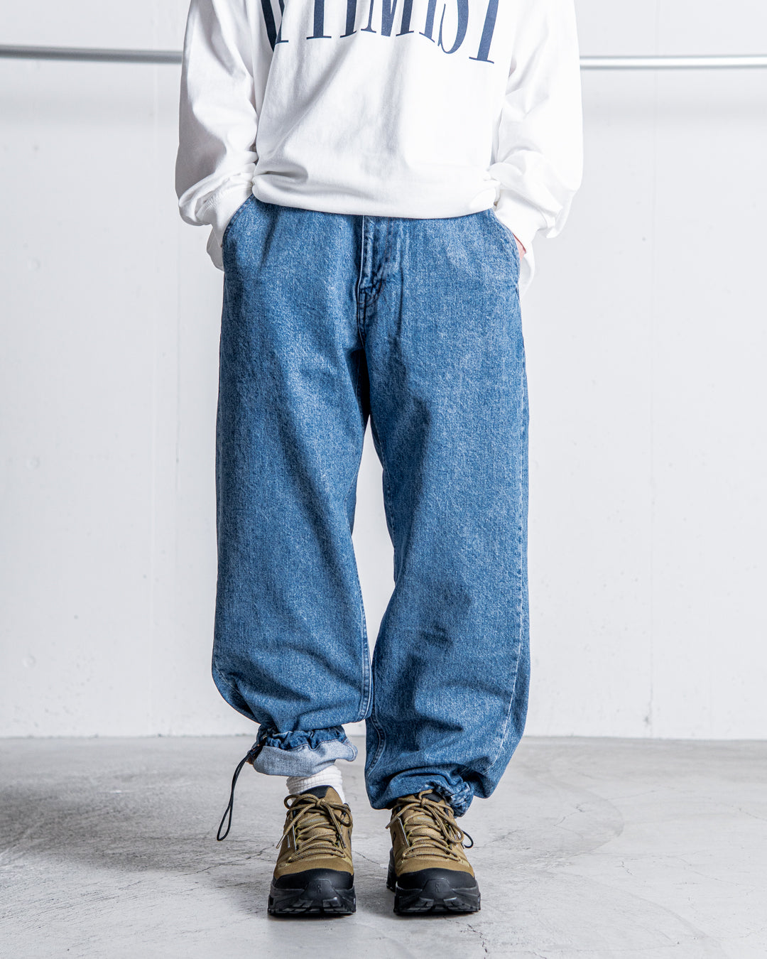 UNTRACE DENIM STRAIGHT PANTS BLEACH