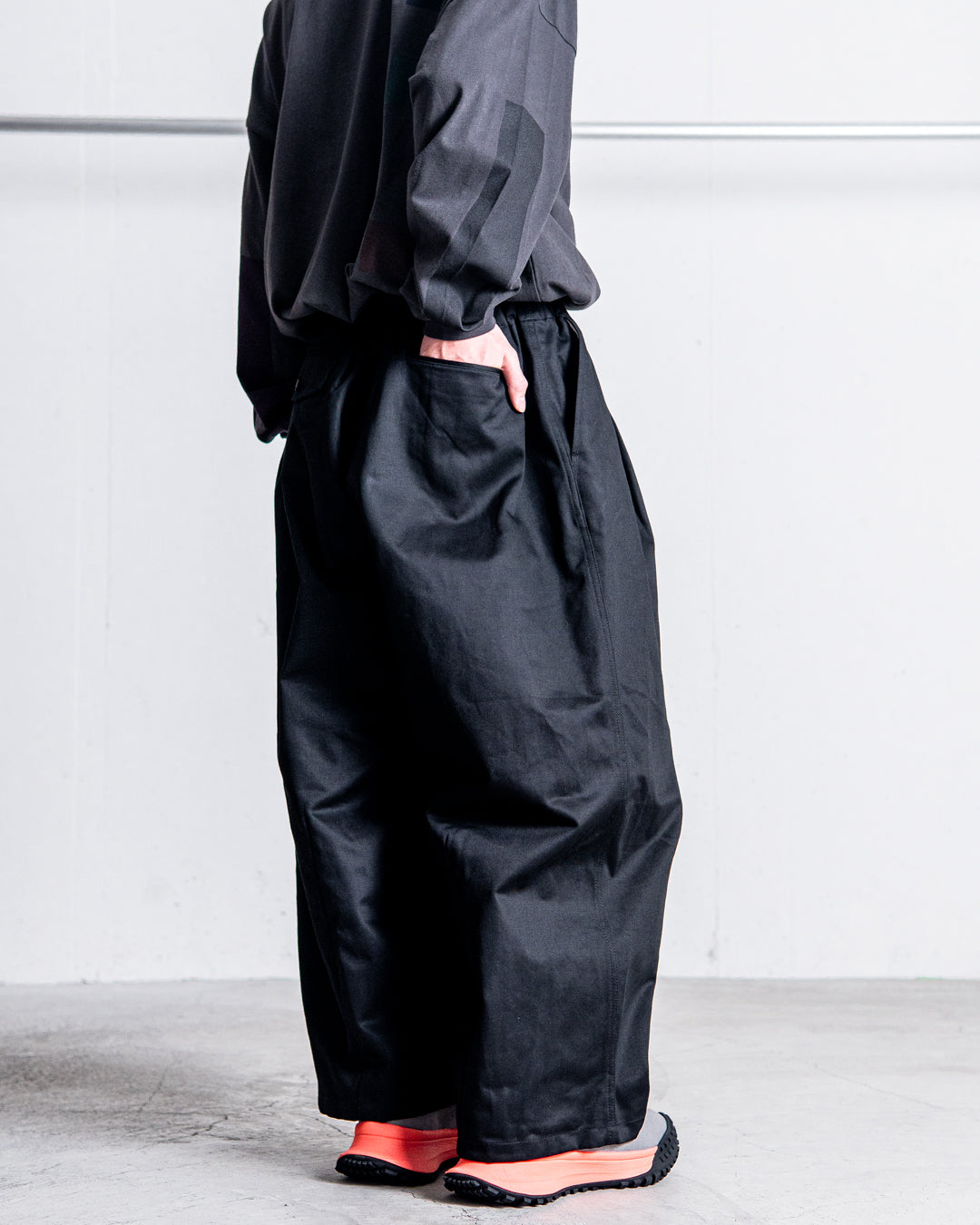is-ness BALLOON EZ PANTS