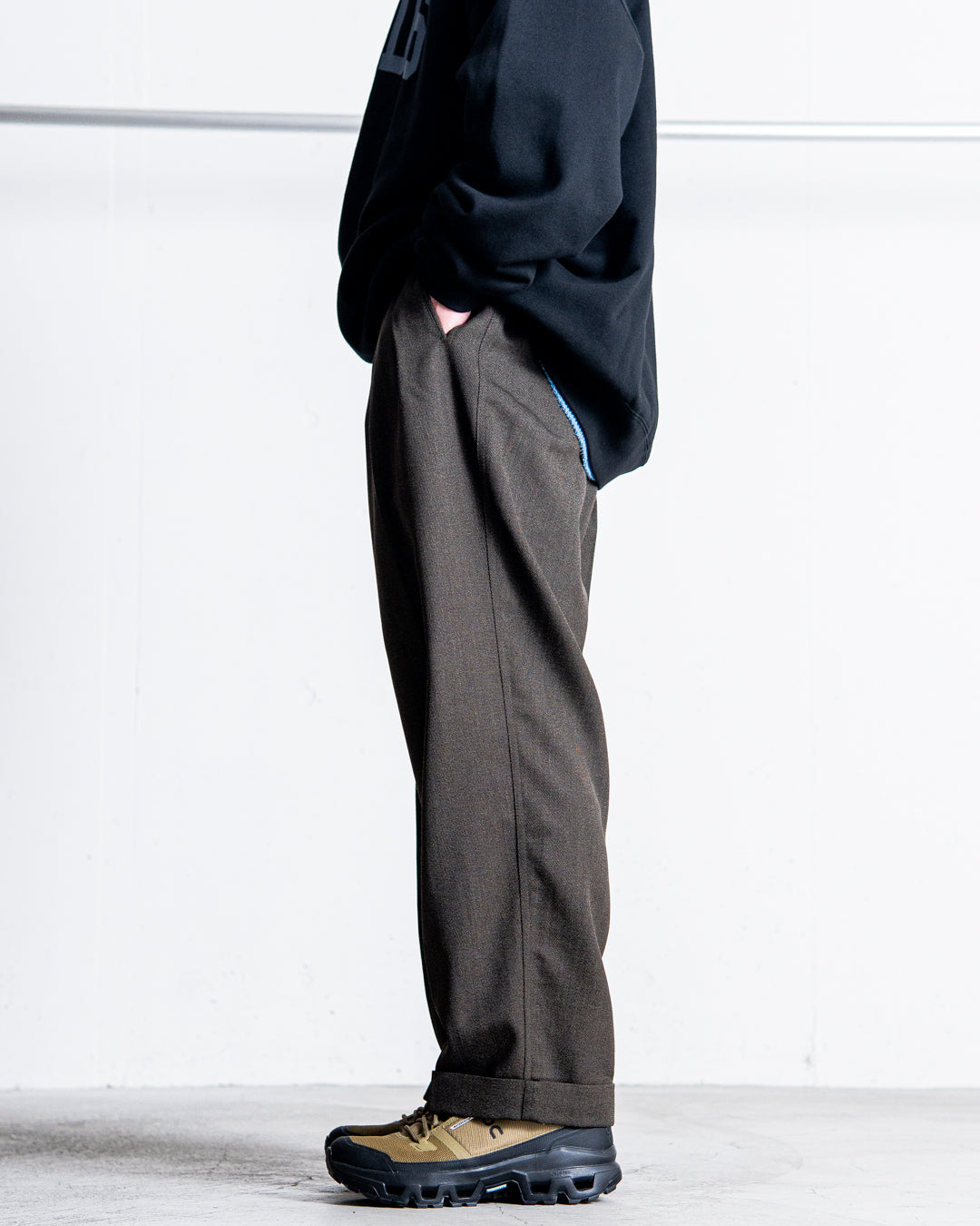 is-ness W STRAIGHT PANTS