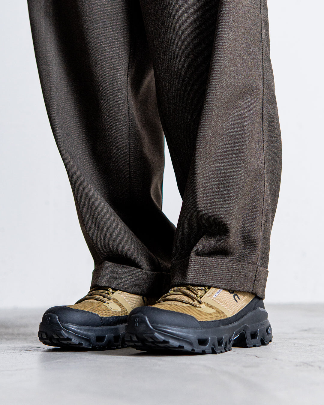 is-ness W STRAIGHT PANTS