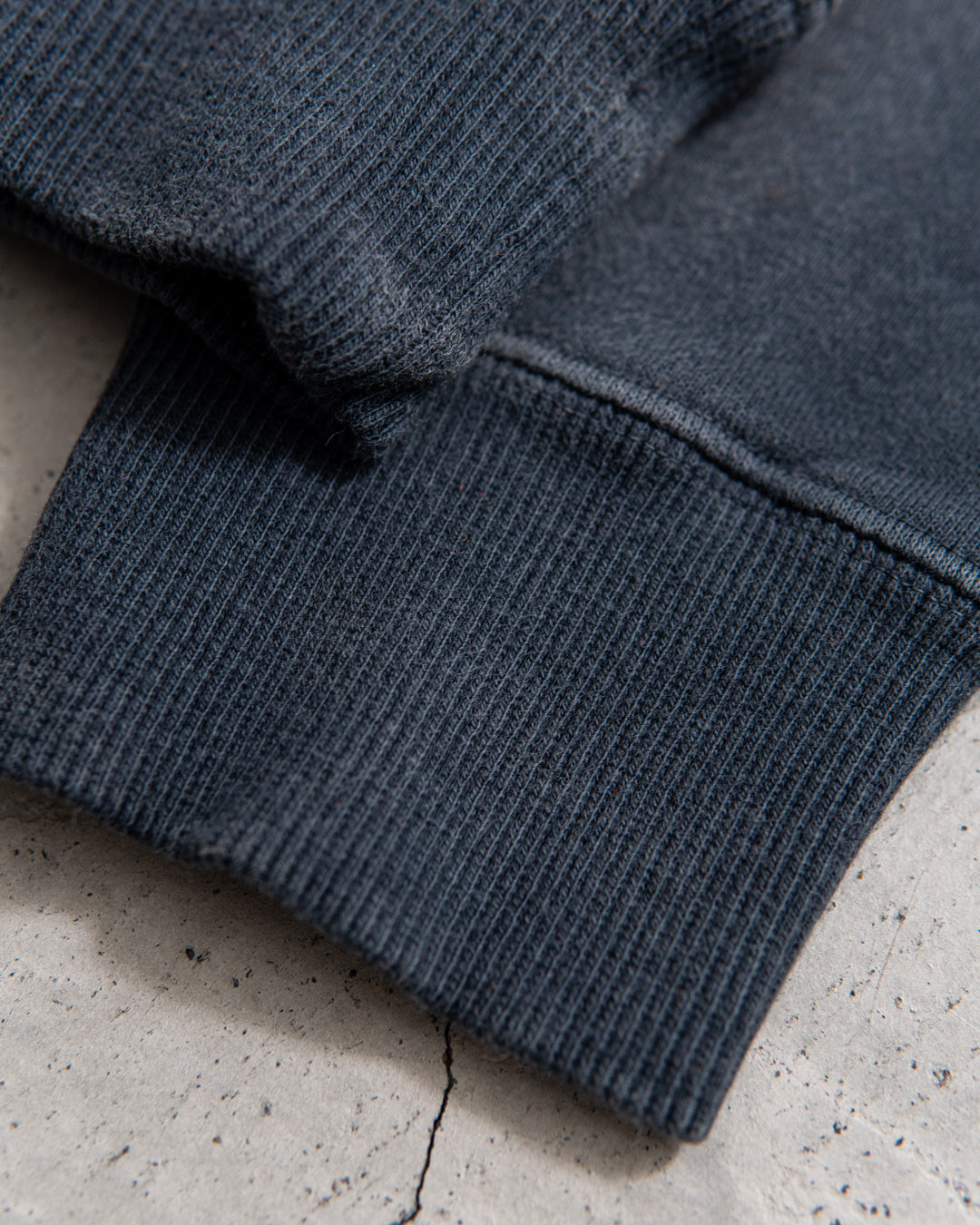 INTERIM VINTAGE FADE BOTH V-GAZETTE SWEAT SHIRT