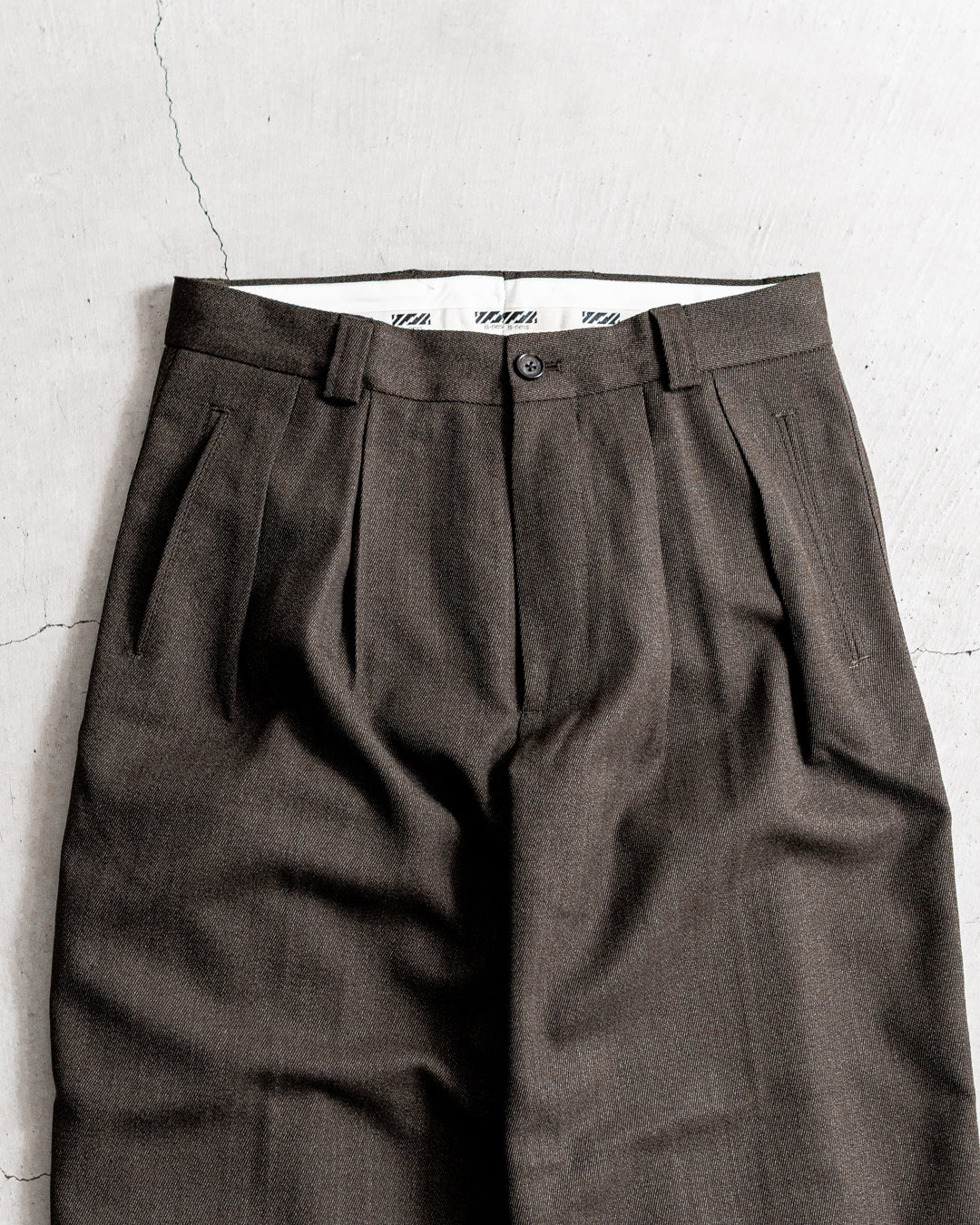 is-ness W STRAIGHT PANTS