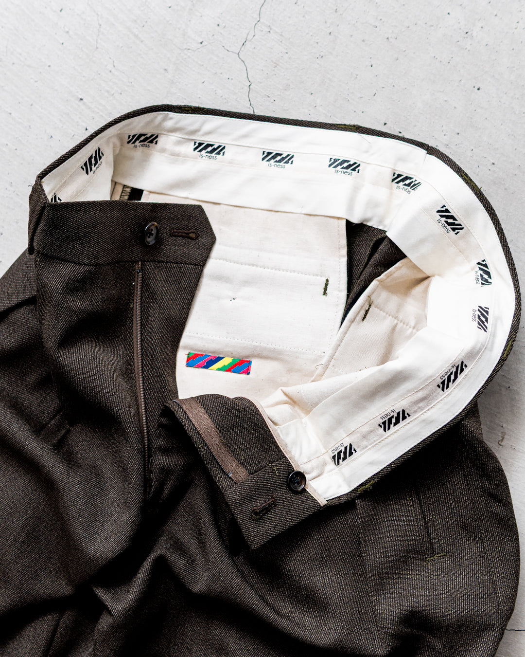 is-ness W STRAIGHT PANTS