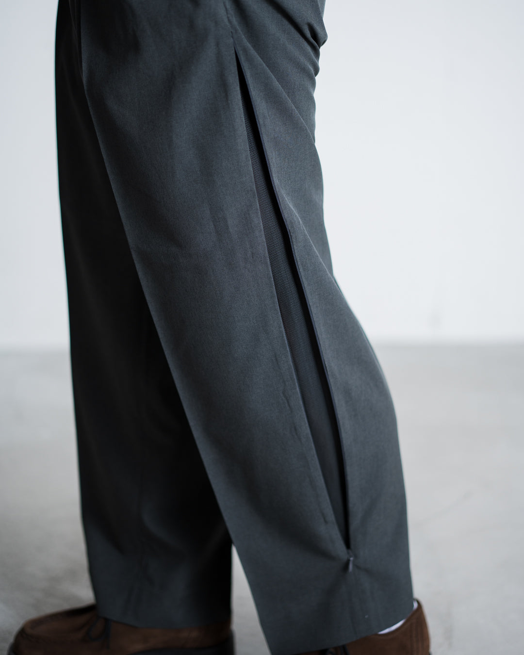 SEDAN ALL-PURPOSE Ventilation Wide Slacks