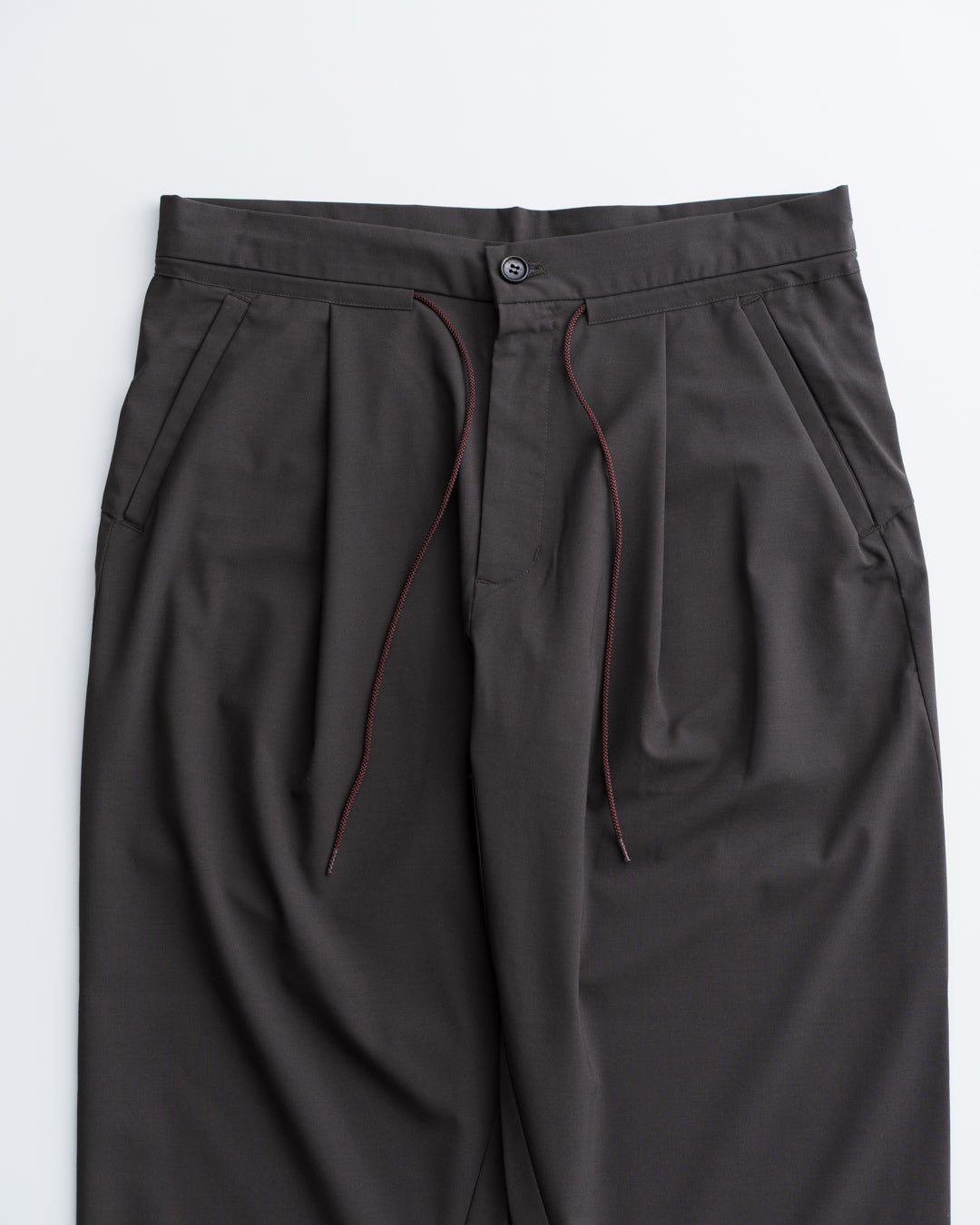 is-ness GUSSET CROTCH PANTS