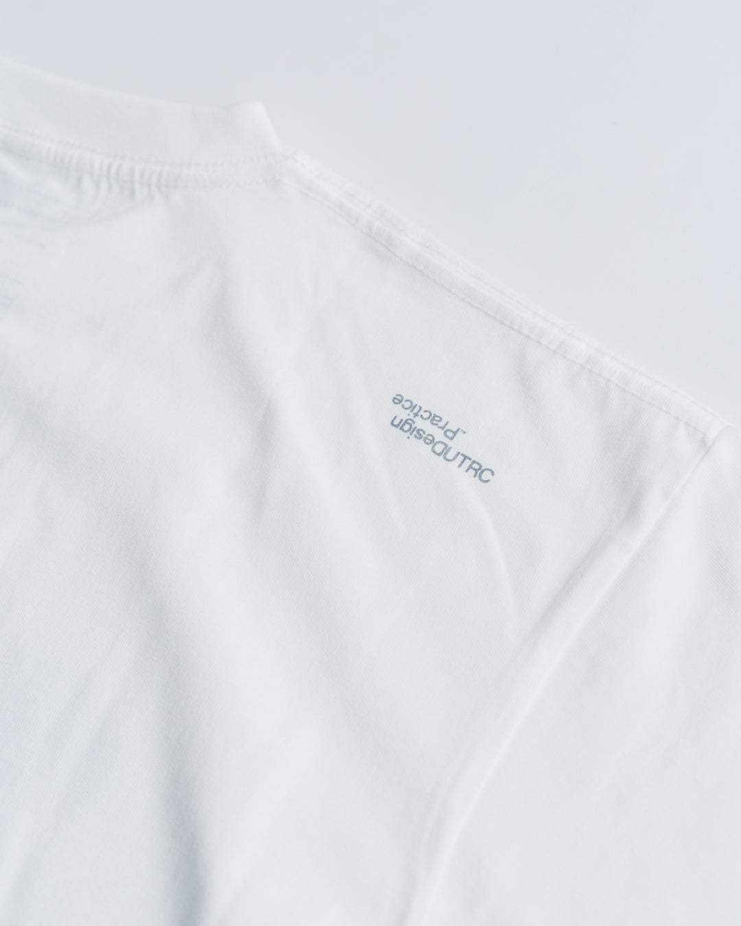 UNTRACE Tee S/S_176