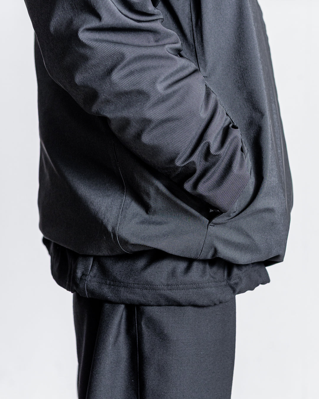 【limited】HUNTING WORLD CRAFTED BY DESCENTE.LAB ALTERNATELY WAVE DOWN HOODED JACKET
