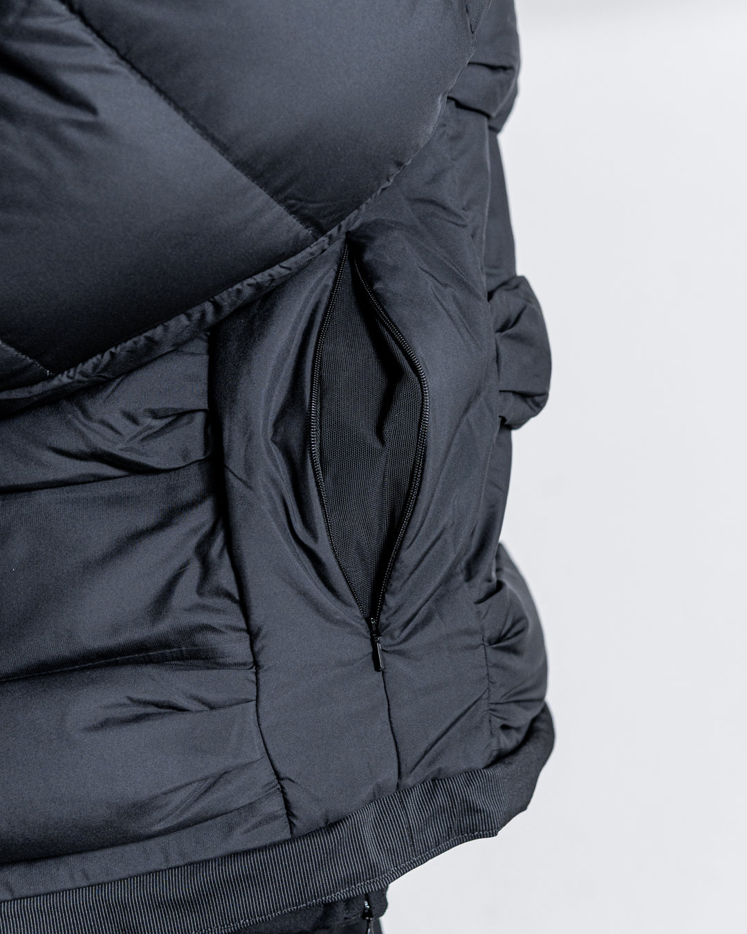 【limited】HUNTING WORLD CRAFTED BY DESCENTE.LAB ALTERNATELY WAVE DOWN HOODED JACKET