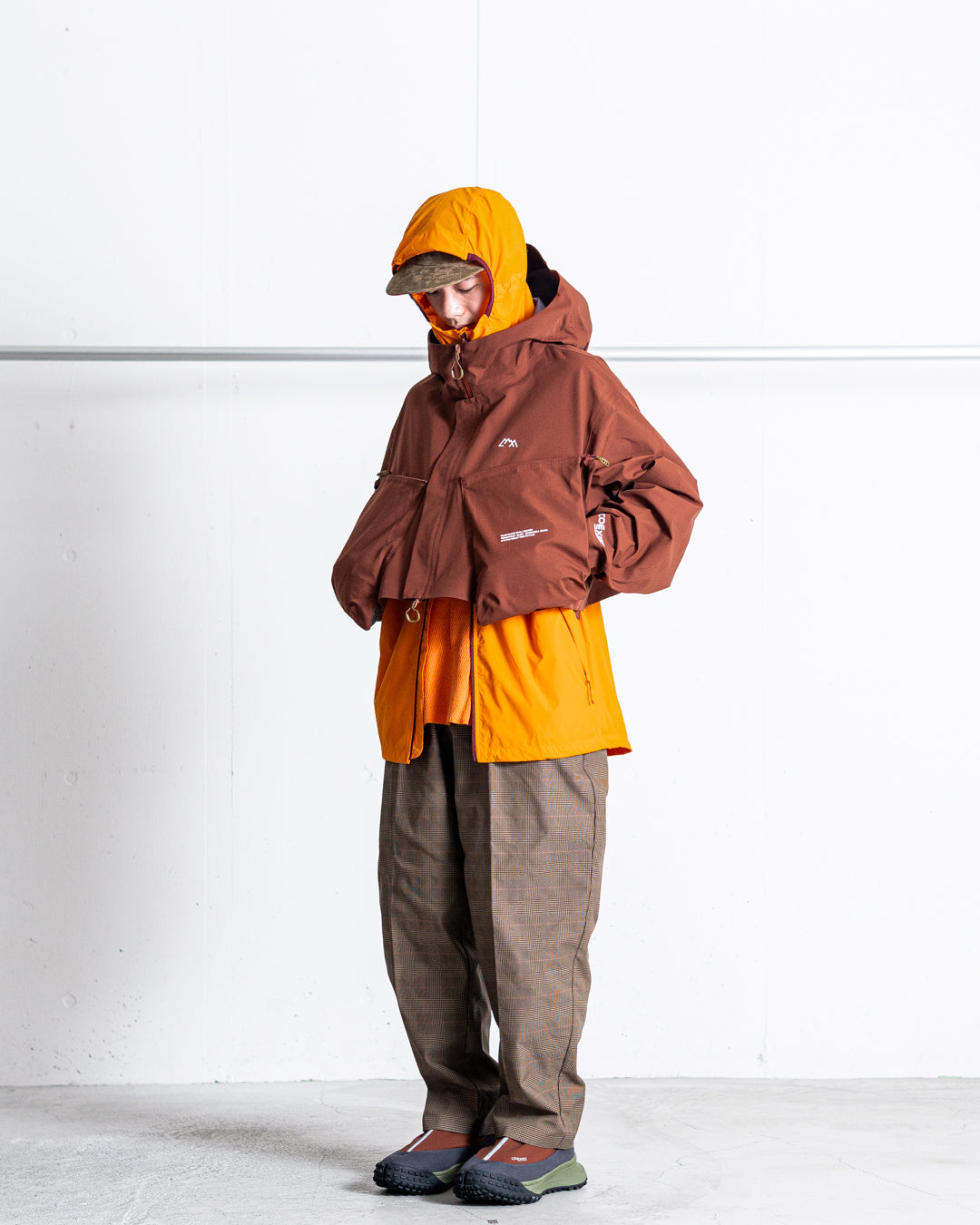 CMF OUTDOOR GARMENT WEIRD SHORT SHELL COEXIST