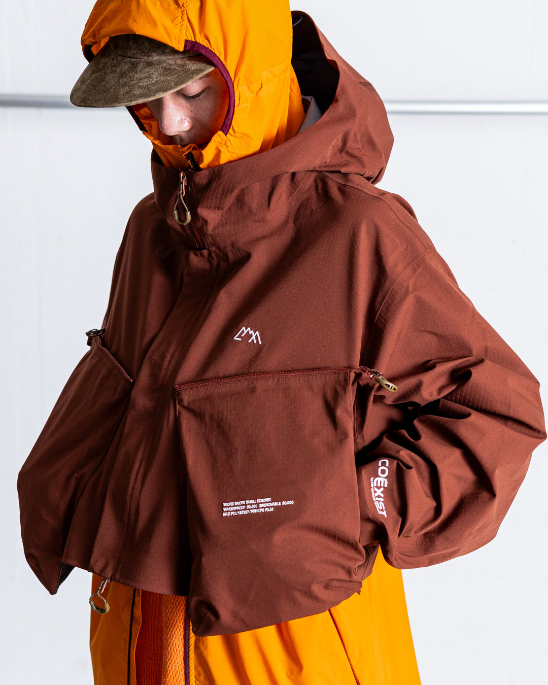 CMF OUTDOOR GARMENT WEIRD SHORT SHELL COEXIST