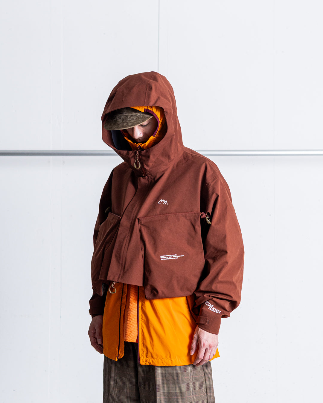 CMF OUTDOOR GARMENT WEIRD SHORT SHELL COEXIST