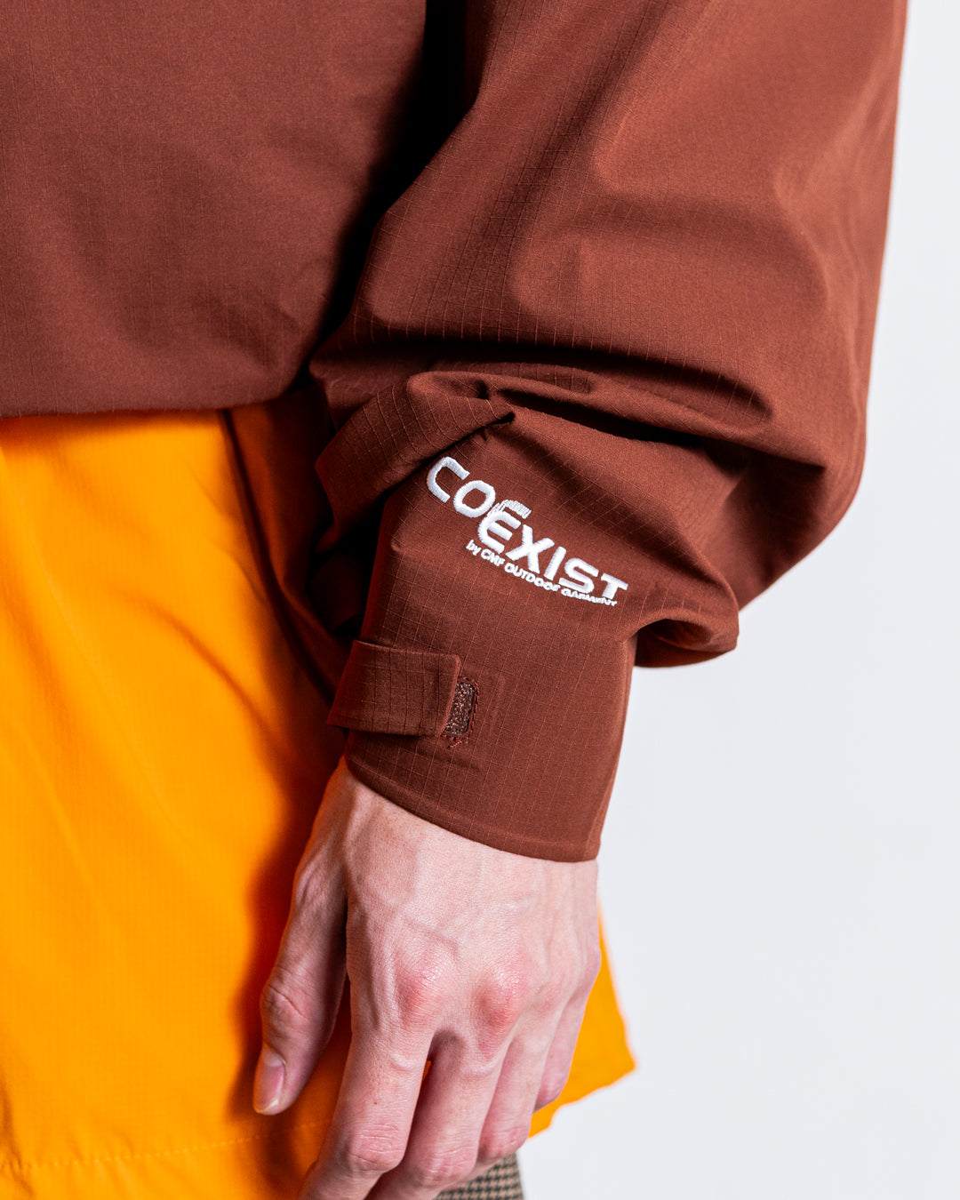CMF OUTDOOR GARMENT WEIRD SHORT SHELL COEXIST
