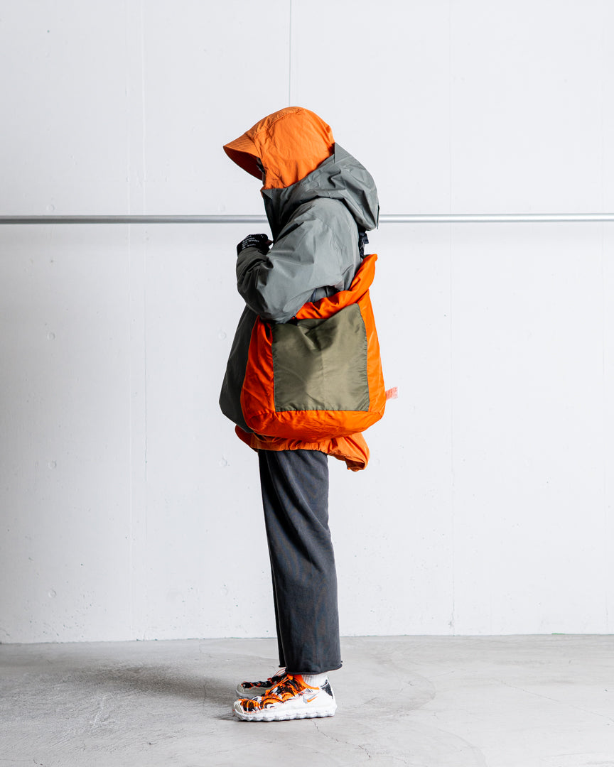 CMF OUTDOOR GARMENT ROLL BAG