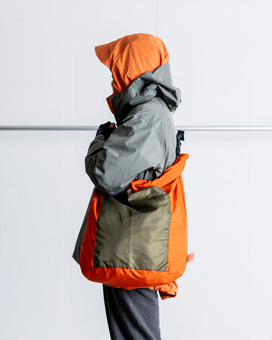 CMF OUTDOOR GARMENT ROLL BAG