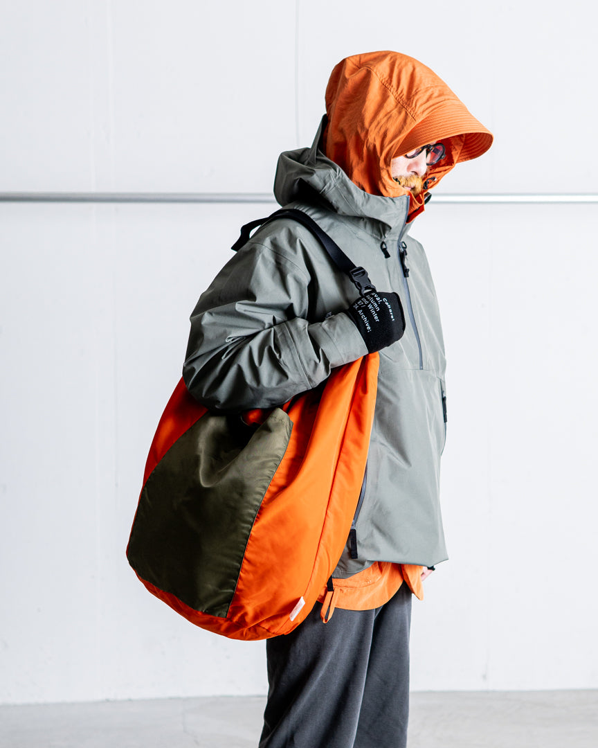 CMF OUTDOOR GARMENT ROLL BAG