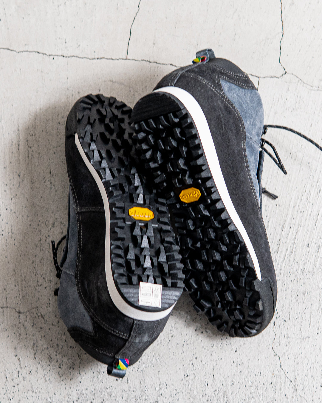 【collaboration】is-ness × SUICOKE FLOW-MID SHOES