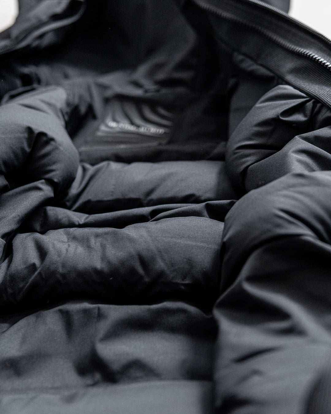 【limited】HUNTING WORLD CRAFTED BY DESCENTE.LAB ALTERNATELY WAVE DOWN HOODED JACKET