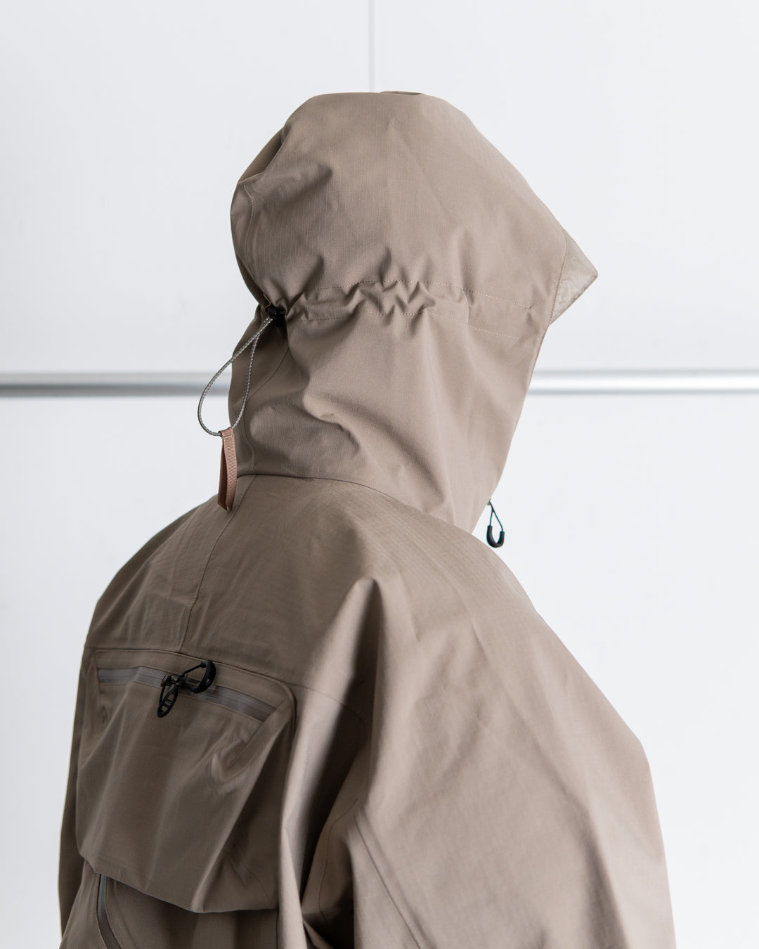 CMF OUTDOOR GARMENT GUIDE SHELL COEXIST