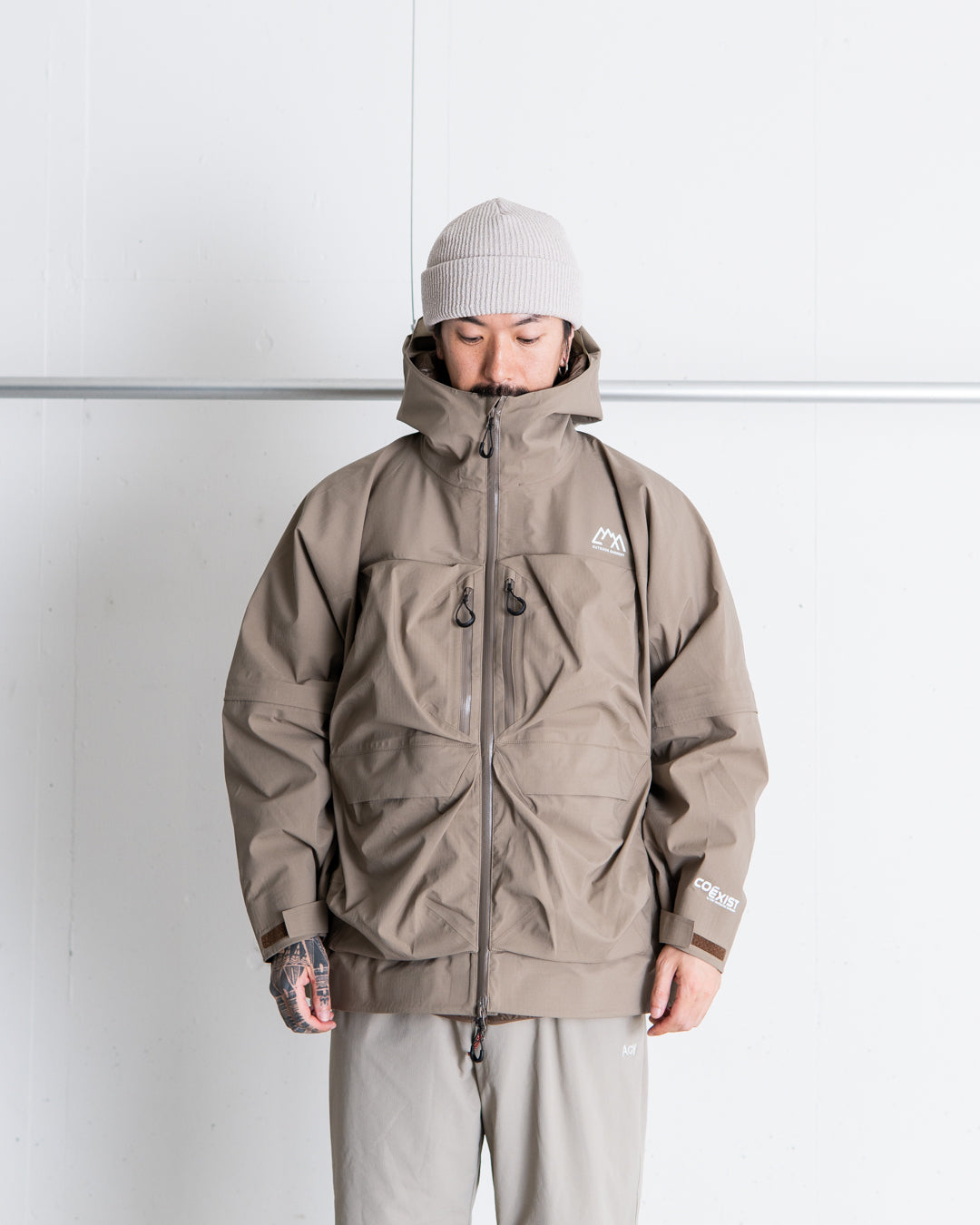 CMF OUTDOOR GARMENT GUIDE SHELL COEXIST