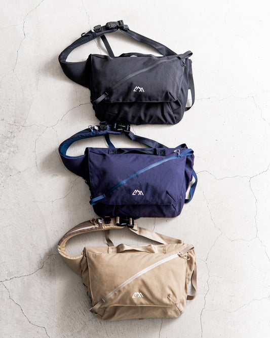 CMF OUTDOOR GARMENT MESSENGER BAG SMOOTH NYLON