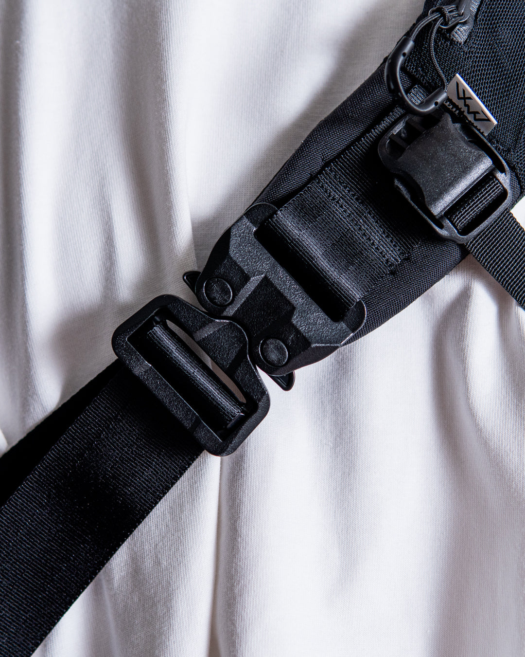 CMF OUTDOOR GARMENT MESSENGER BAG SMOOTH NYLON