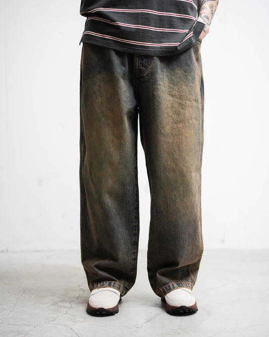 COMFORTABLE REASON Fade Straight Denim