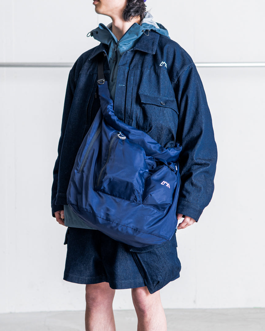 CMF OUTDOOR GARMENT ROLL BAG