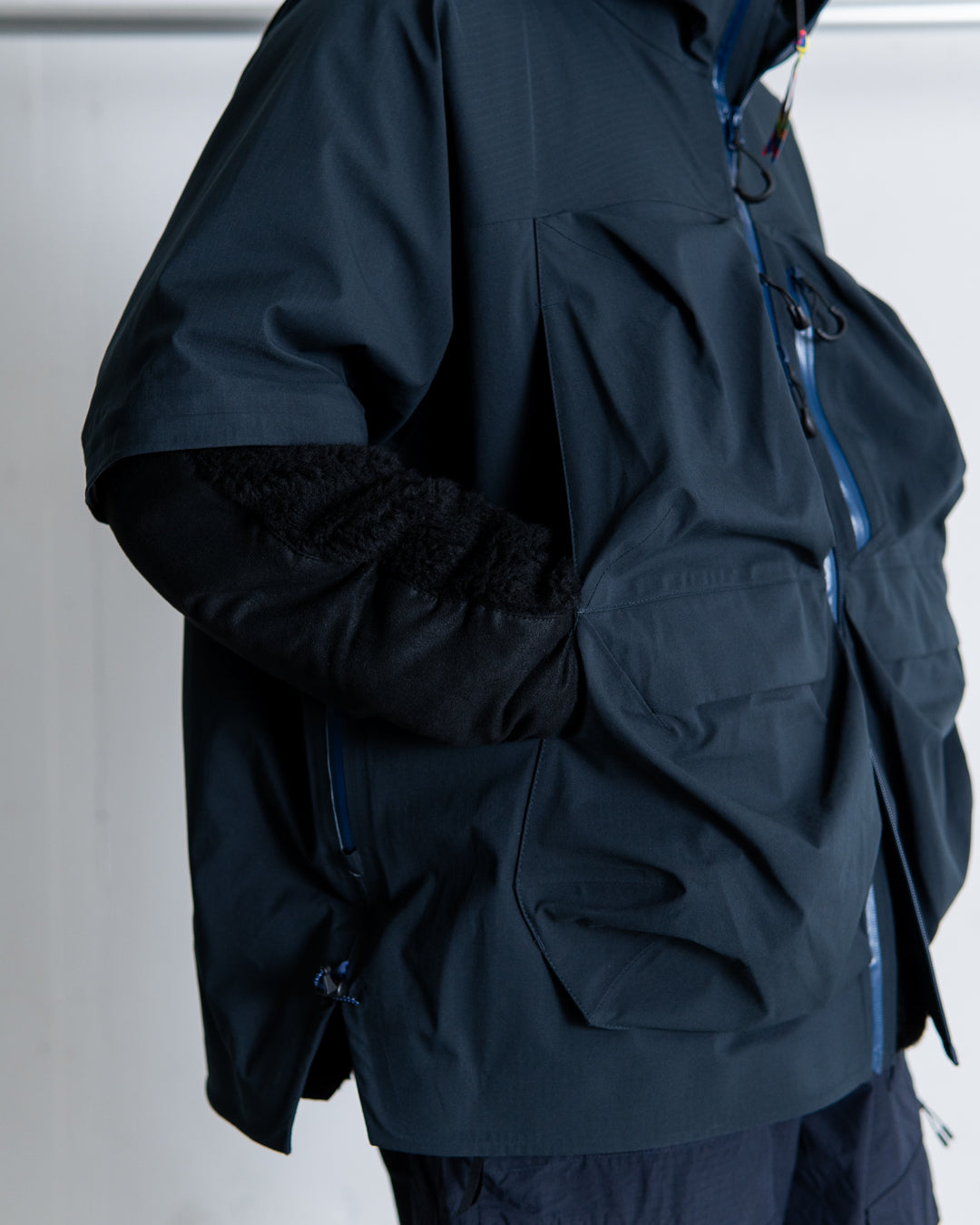 CMF OUTDOOR GARMENT GUIDE SHELL COEXIST