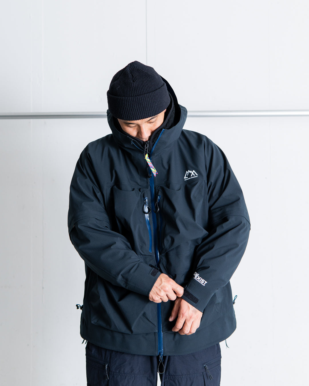 CMF OUTDOOR GARMENT GUIDE SHELL COEXIST