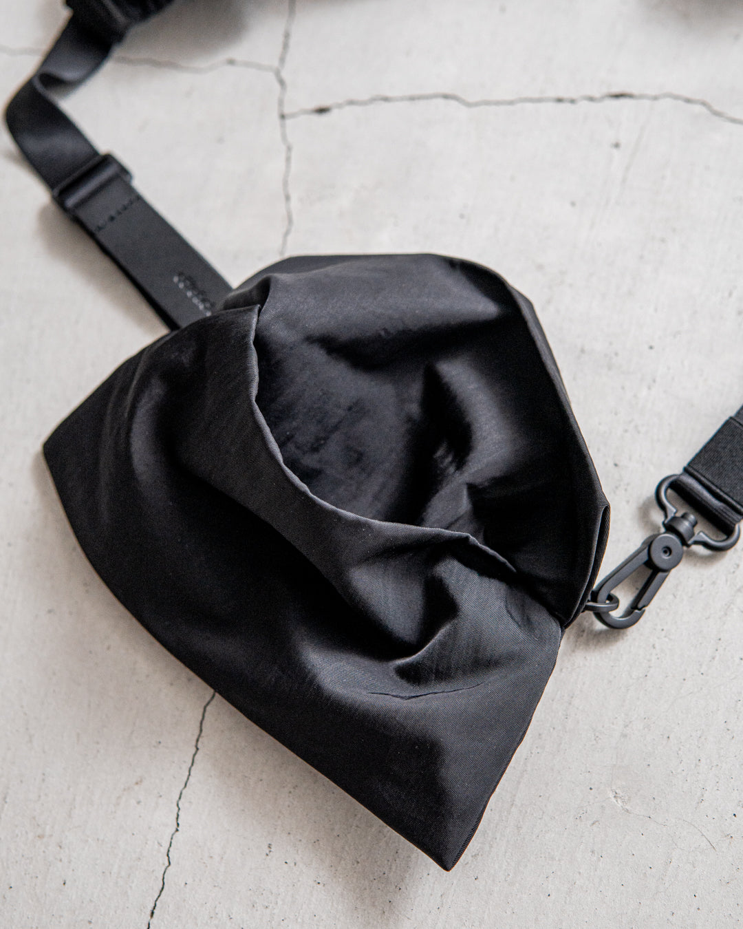 cote&ciel LUVE Pleated Black