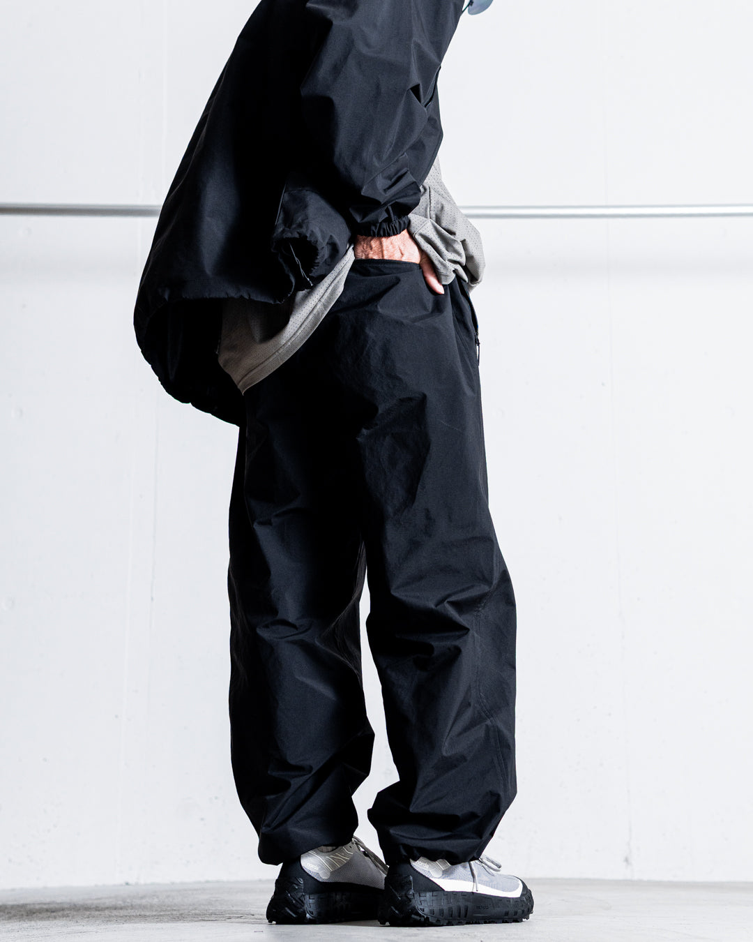 ES.1 Nylon Pants