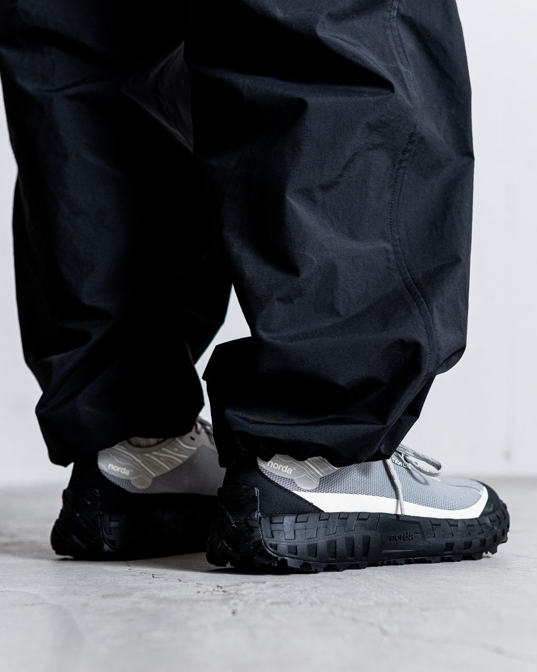 ES.1 Nylon Pants