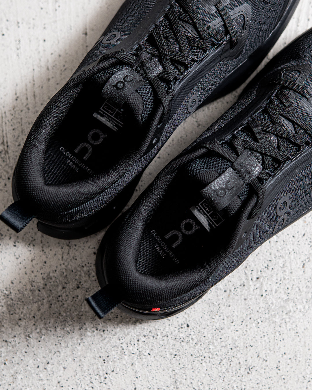 On Cloudsurfer Trail 2 Black / Ecllpse