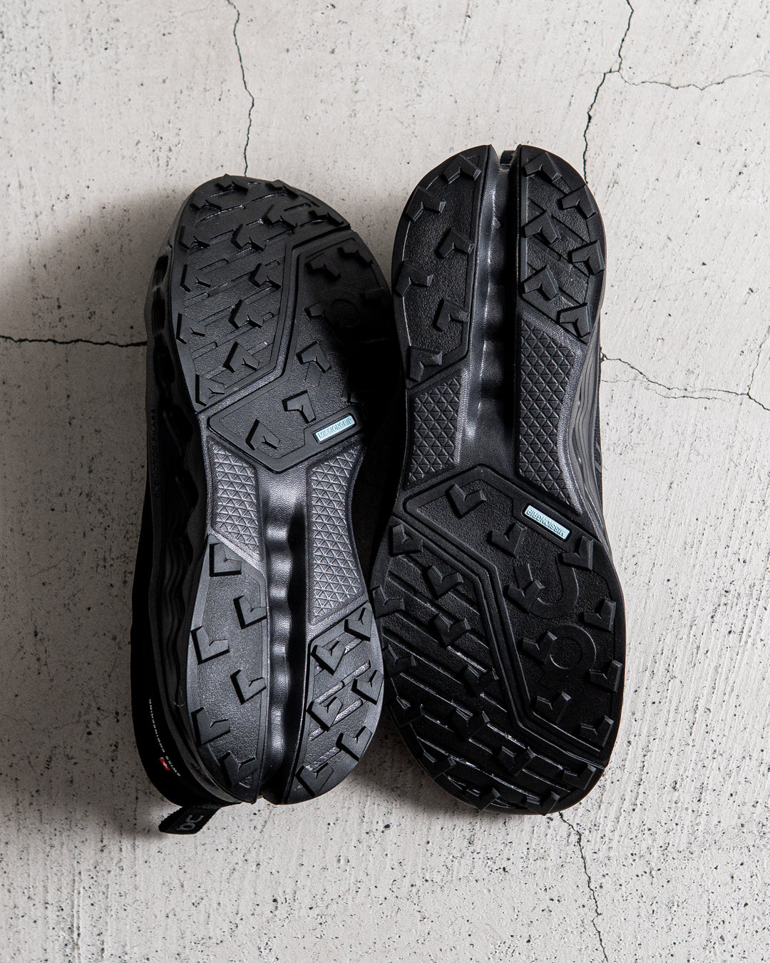 On Cloudsurfer Trail 2 Black / Ecllpse