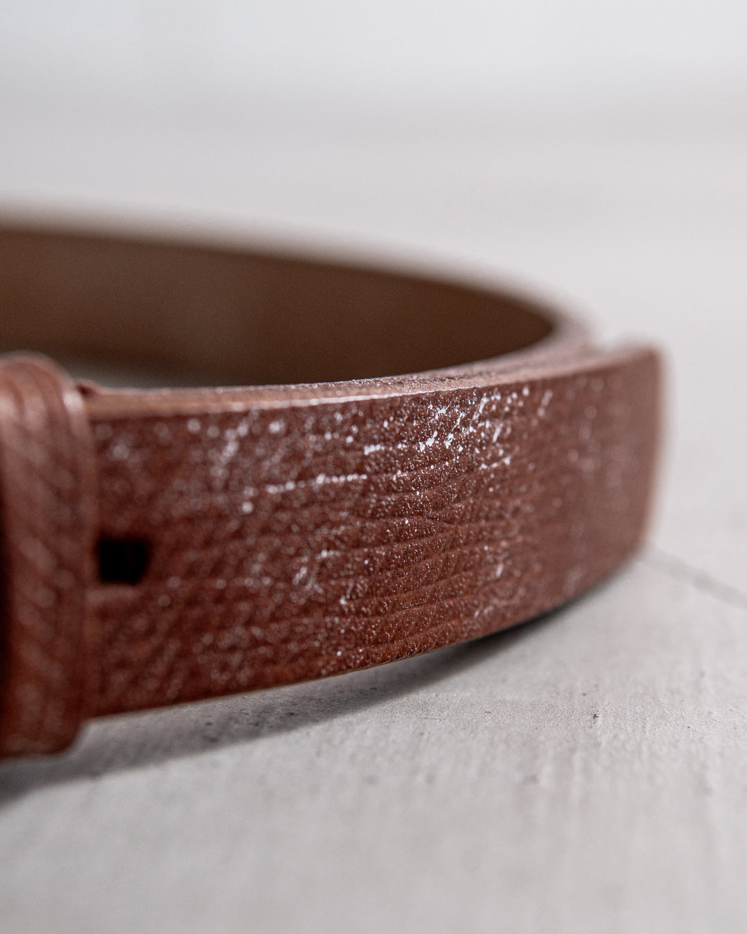 INTERIM CROSS GRAIN OAK BARK LEATHER BELT (DARK STAIN) 25,30mm