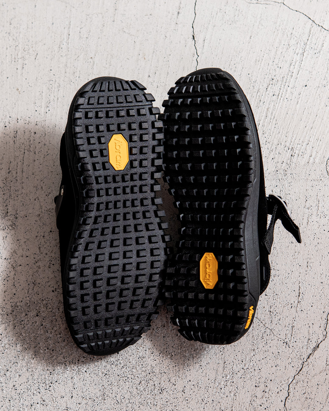 suncore grog slip light - BLACK