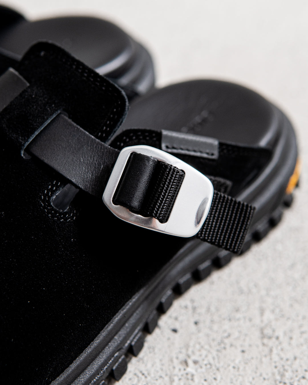suncore grog slip light - BLACK
